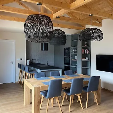 Holiday home Slunecny Dum S Klimatizaci S Vyhledem Na Palavu *